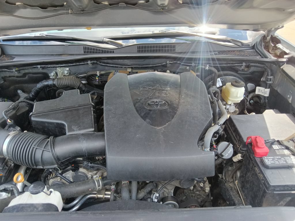 Used 2021 Toyota Tacoma SR5 w/ Technology Package AWD/4WD image 33