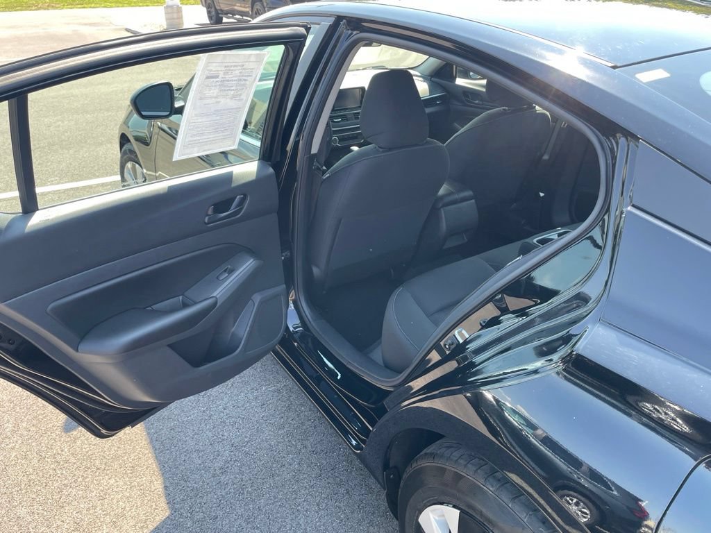 Used 2024 Nissan Altima 2.5 S FWD image 13