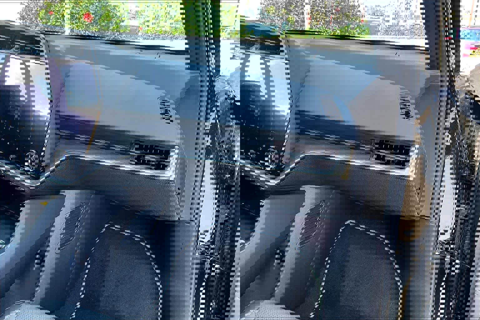 Used 2024 Lexus RZ 300e Premium image 18