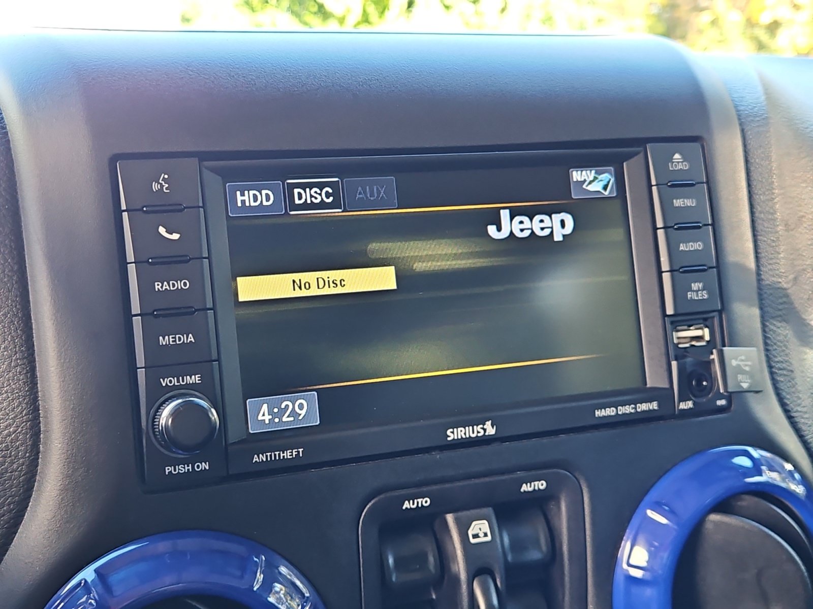 Used 2018 Jeep Wrangler Unlimited Sahara AWD/4WD image 19