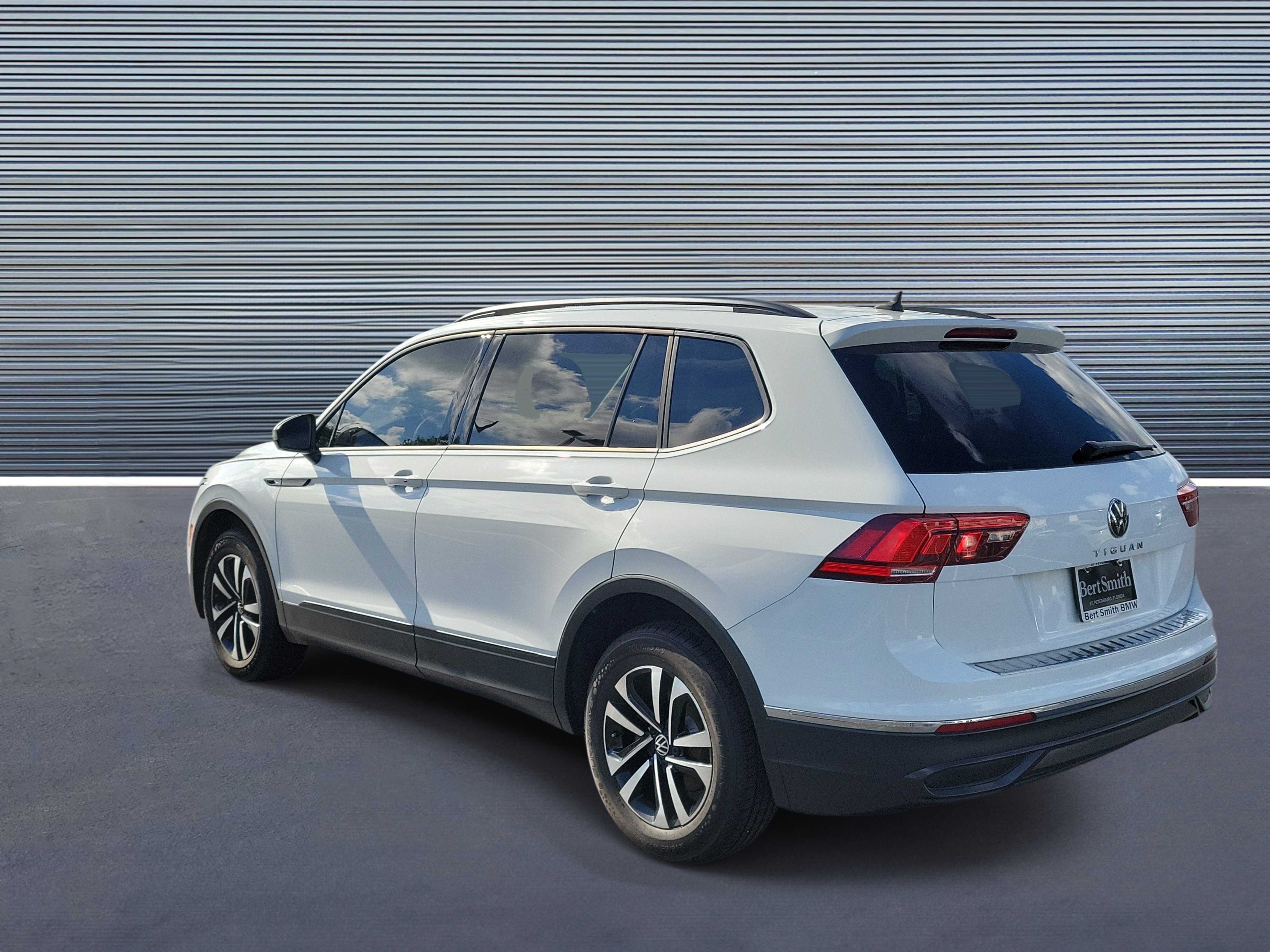 Used 2022 Volkswagen Tiguan S w/ IQ.Drive Package FWD image 4