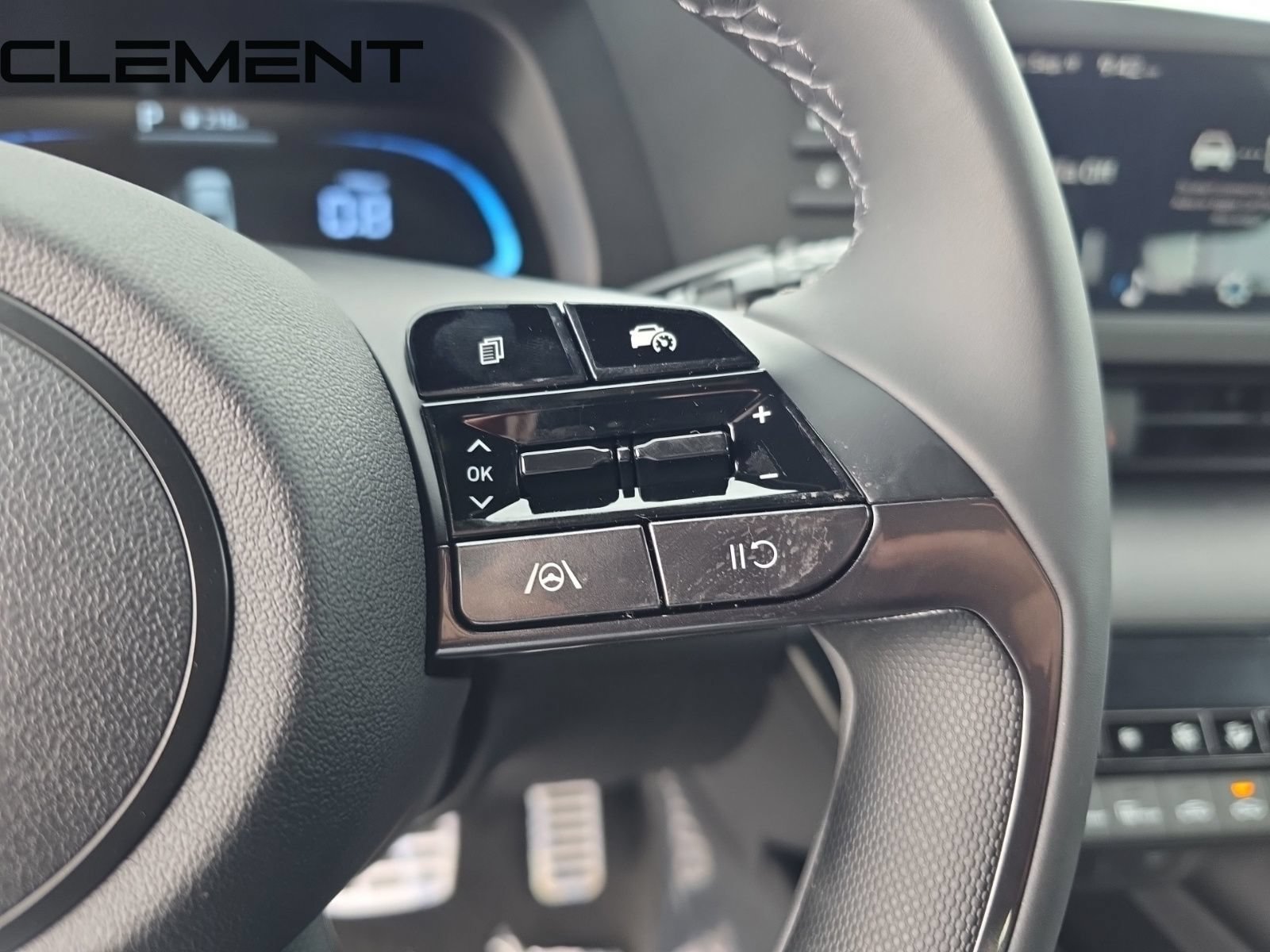 Certified 2025 Hyundai Elantra Sport FWD image 17