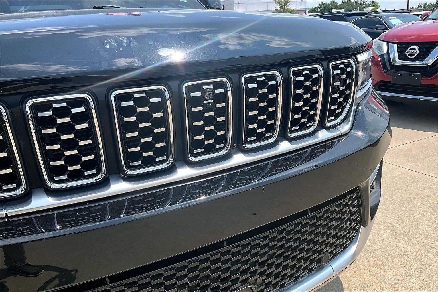 Used 2022 Jeep Grand Cherokee Summit w/ Adv Protech Group IV AWD/4WD image 29