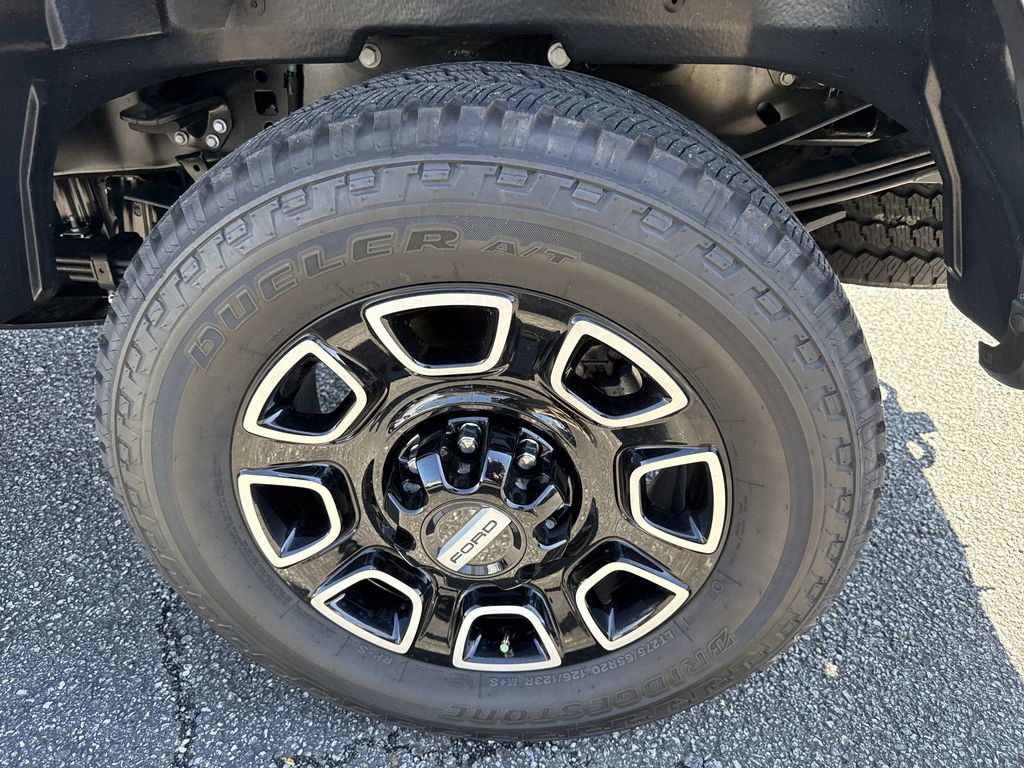 Used 2025 Ford F250 Platinum image 18