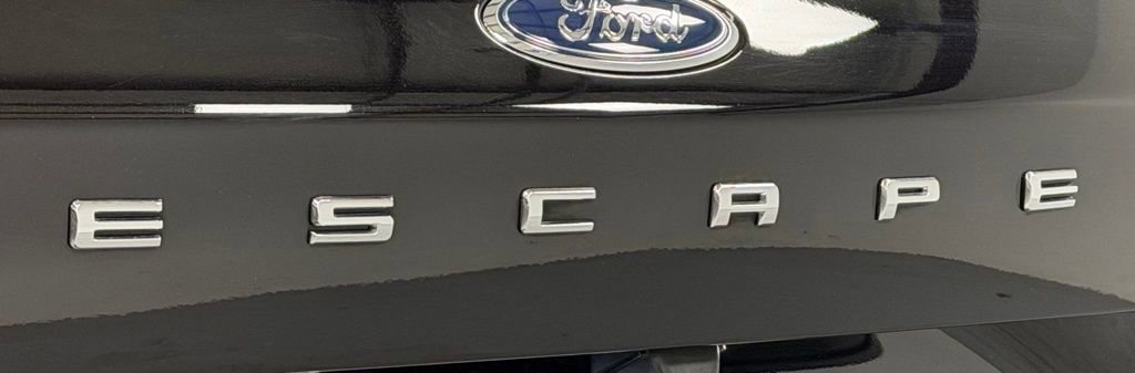 Used 2024 Ford Escape ST-Line w/ Tech Pack #1 image 8
