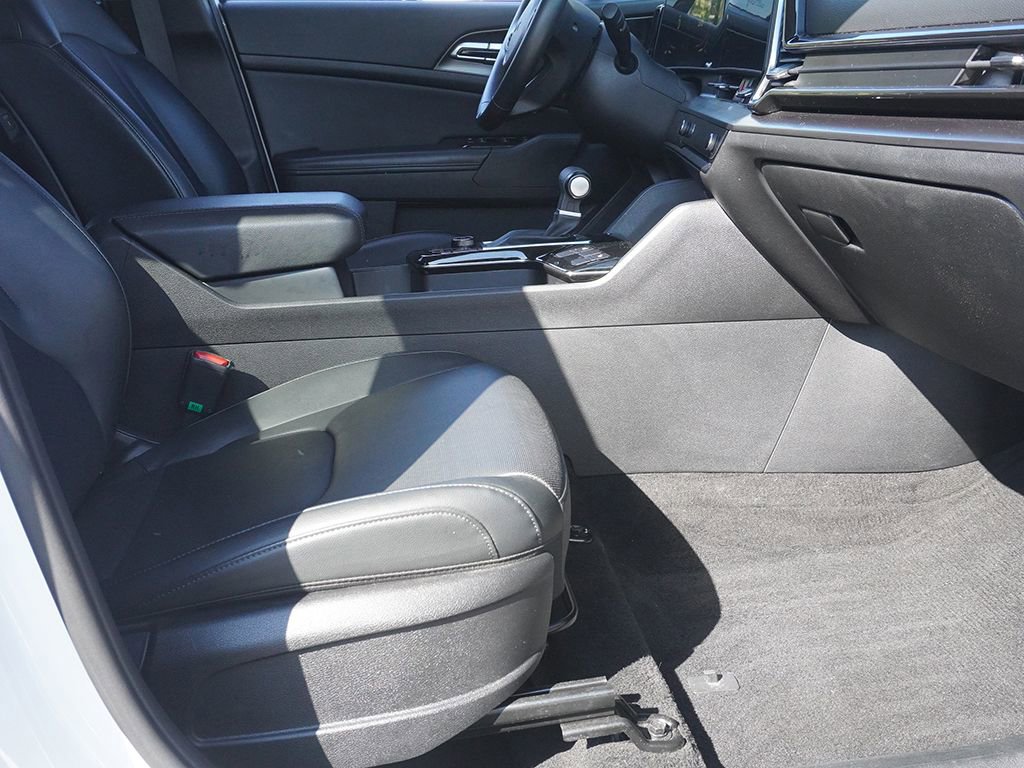 Used 2023 Kia Sportage EX FWD image 25
