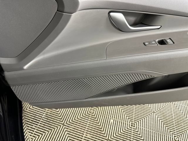 Used 2021 Hyundai Elantra SEL w/ Convenience Package image 29