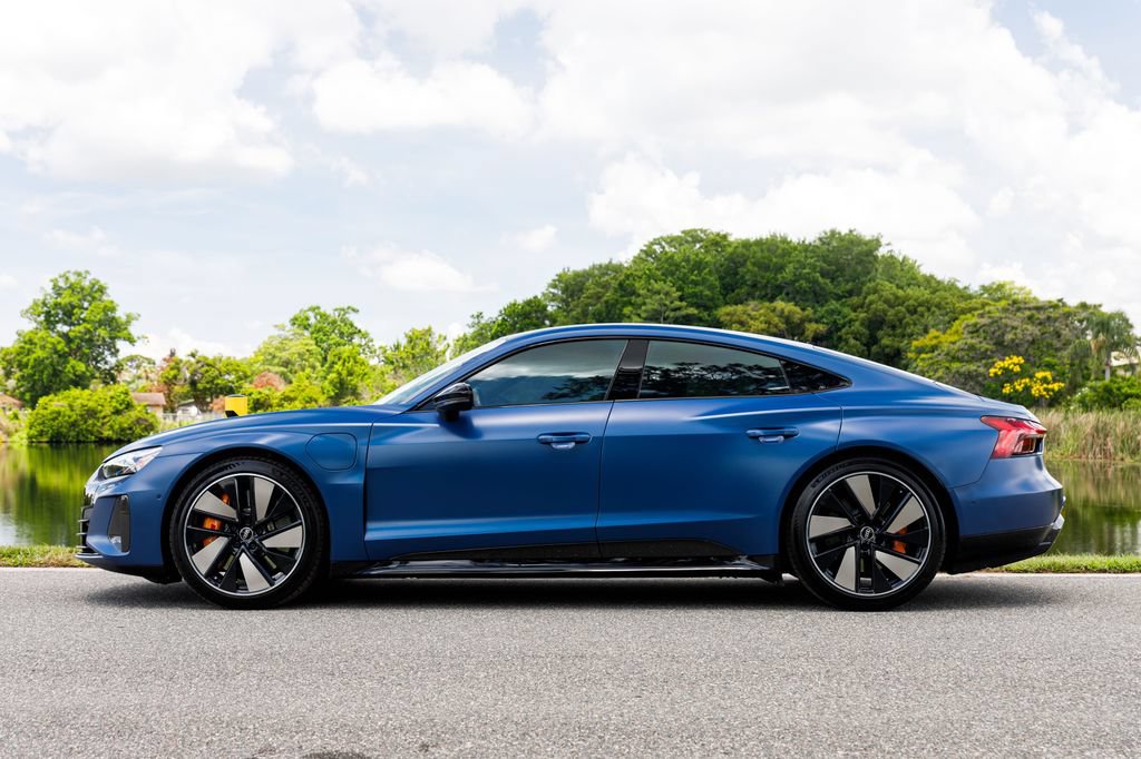 Used 2022 Audi RS e-tron GT w/ Carbon Performance Package AWD/4WD image 6