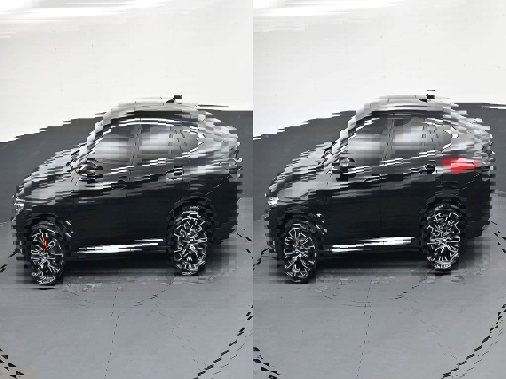 Used 2025 BMW X4 xDrive30i w/ Premium Package image 23