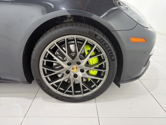 Used 2018 Porsche Panamera 4 image 43