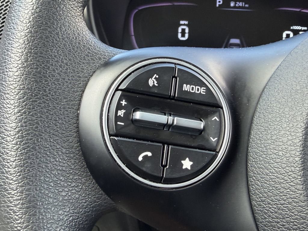 Used 2023 Kia Soul LX FWD image 29