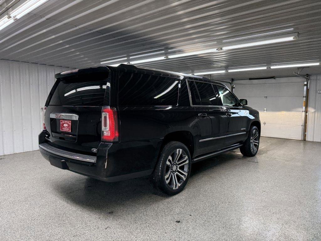 Used 2019 GMC Yukon XL Denali w/ Denali Ultimate Package AWD/4WD image 6