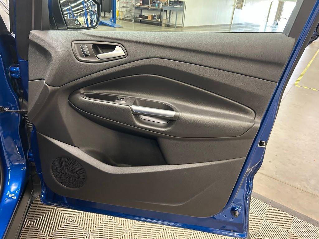 Used 2018 Ford Escape SE FWD image 14