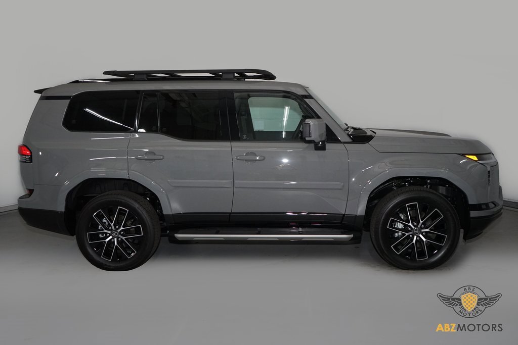 Used 2025 Lexus GX 550 image 4