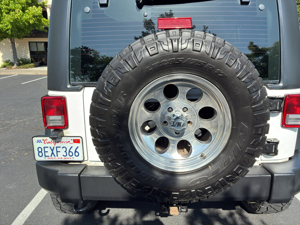 Used 2018 Jeep Wrangler Unlimited Sport w/ Connectivity Group AWD/4WD image 11
