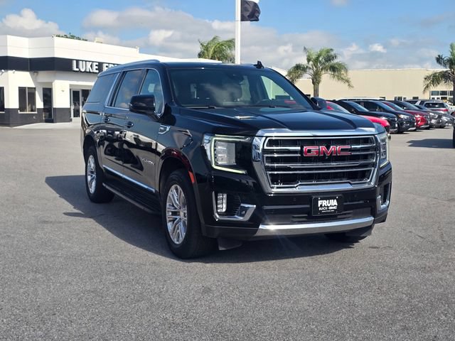 Used 2023 GMC Yukon XL SLT w/ SLT Premium Package RWD image 3