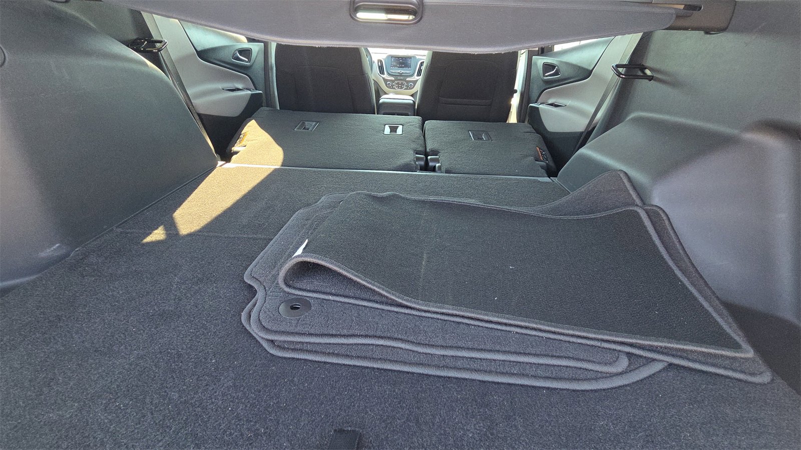 Used 2023 Chevrolet Equinox LT w/ Driver Convenience Package image 17