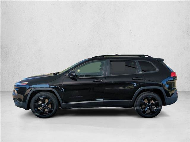 Used 2018 Jeep Cherokee Latitude w/ Altitude Package FWD image 9