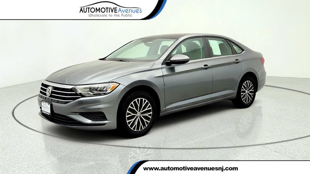 Used 2020 Volkswagen Jetta SE w/ SE Cold Weather Package FWD image 1