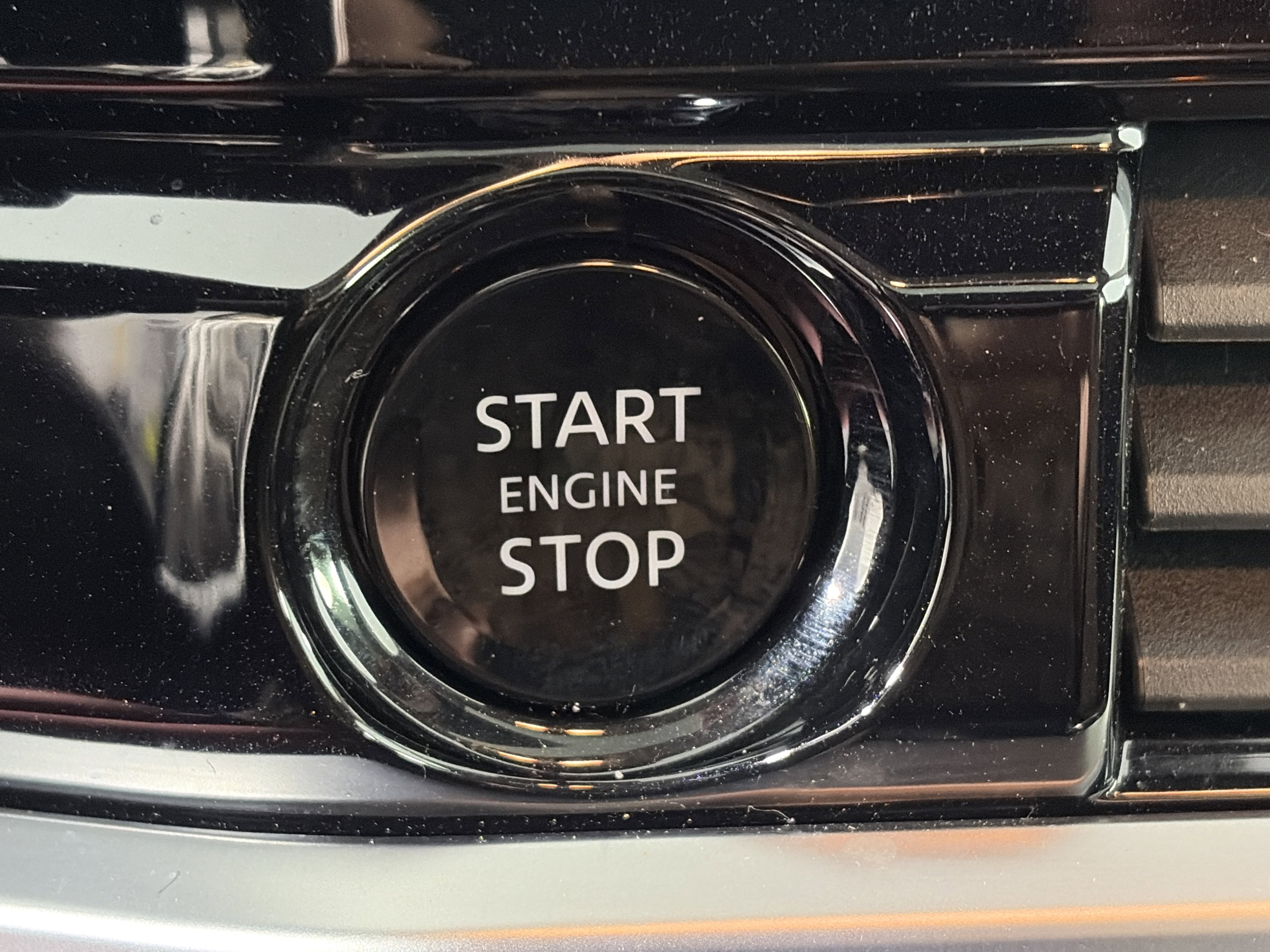 Certified 2025 Nissan Pathfinder Platinum w/ Cargo Package image 35