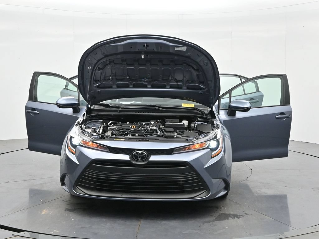 Used 2026 Toyota Corolla LE FWD image 40