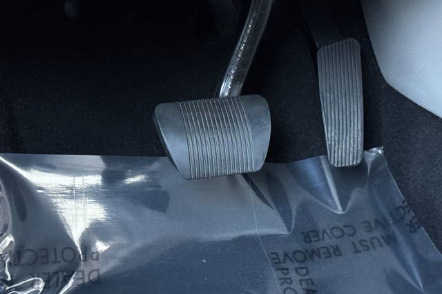 Used 2023 Chrysler Pacifica Touring-L image 42