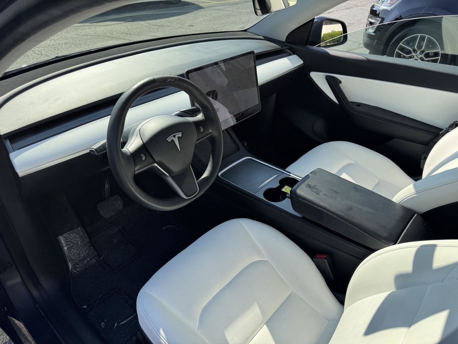 Used 2021 Tesla Model Y Long Range AWD/4WD image 25