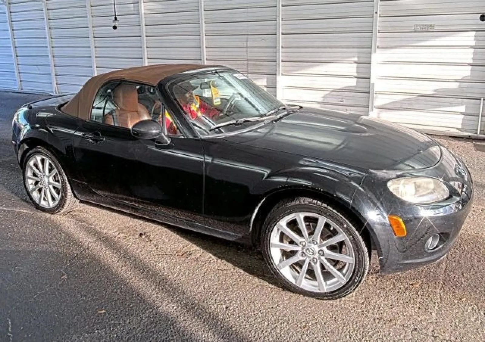 Used 2006 MAZDA MX-5 Miata Grand Touring w/ Premium Pkg RWD image 9