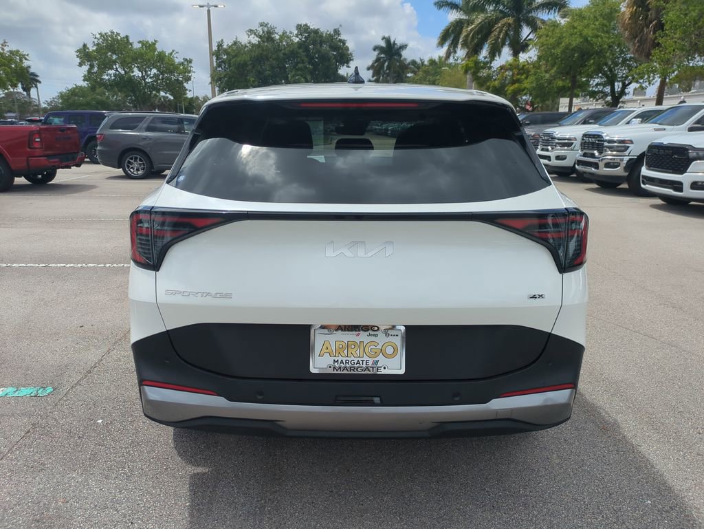 Used 2026 Kia Sportage LX image 7