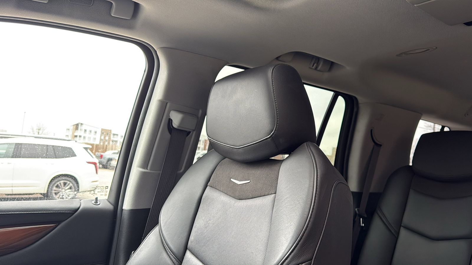 Used 2018 Cadillac Escalade Luxury image 24