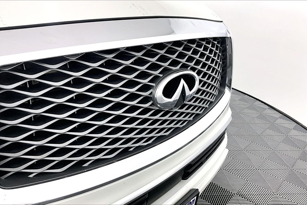 Used 2018 INFINITI QX80 2WD w/ Deluxe Technology Package image 31