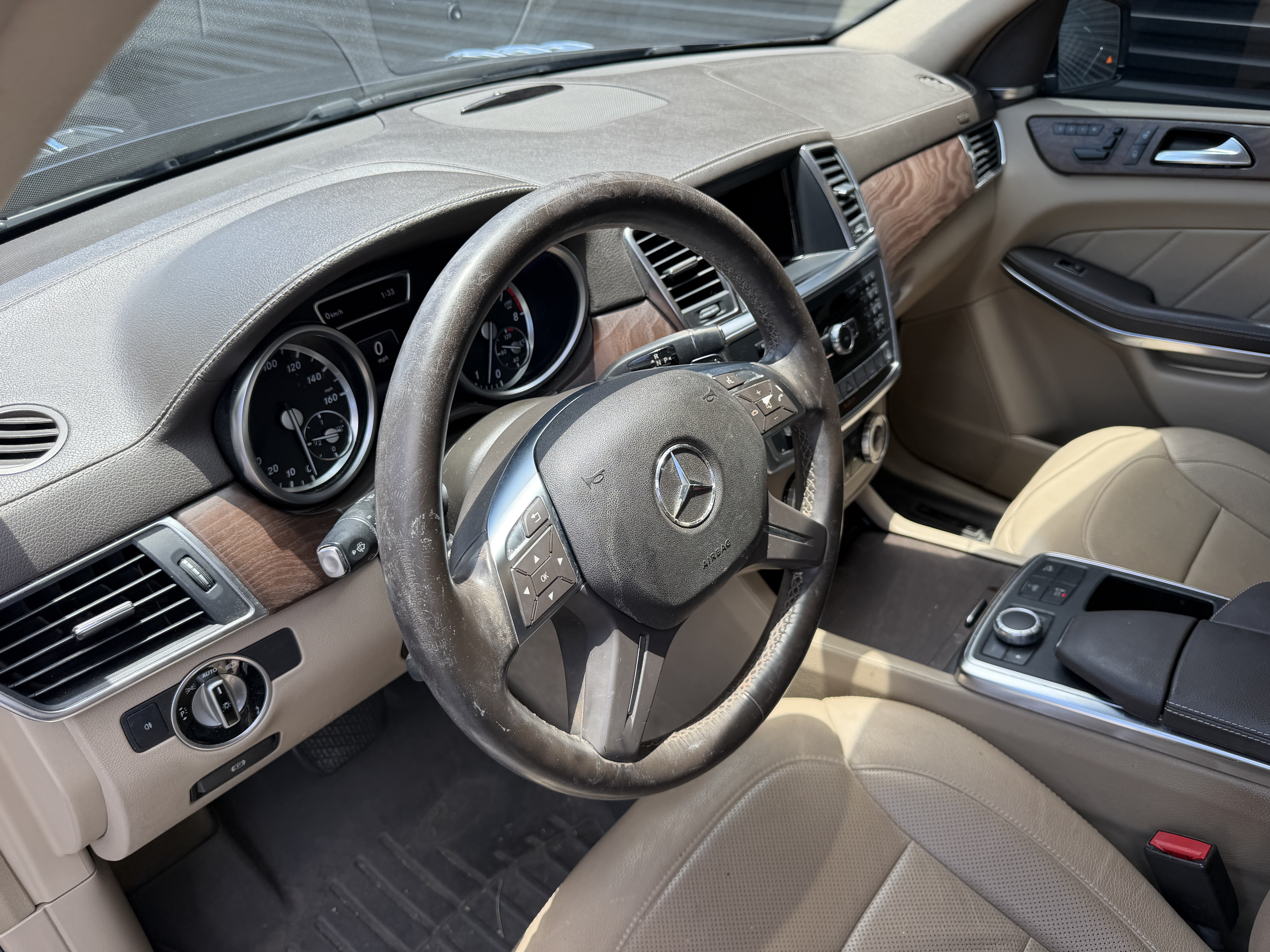 Used 2015 Mercedes-Benz GL 550 4MATIC image 4