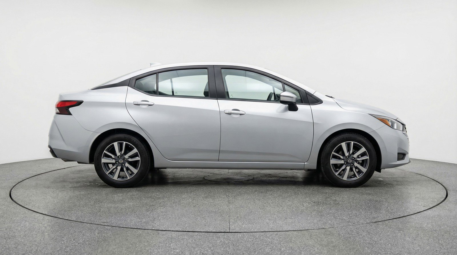 Used 2025 Nissan Versa SV image 11