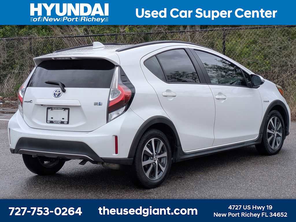 Used 2018 Toyota Prius C Two image 5