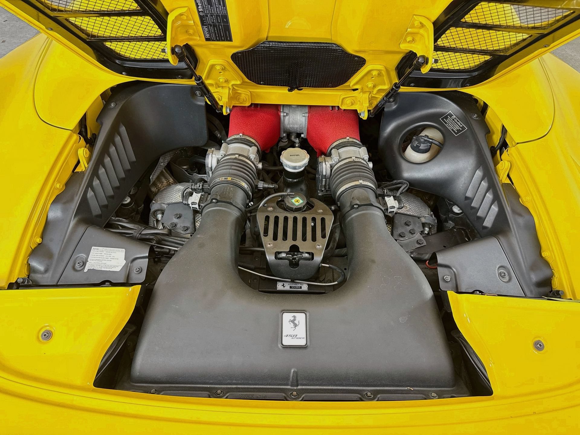 Certified 2015 Ferrari 458 Spider RWD image 24