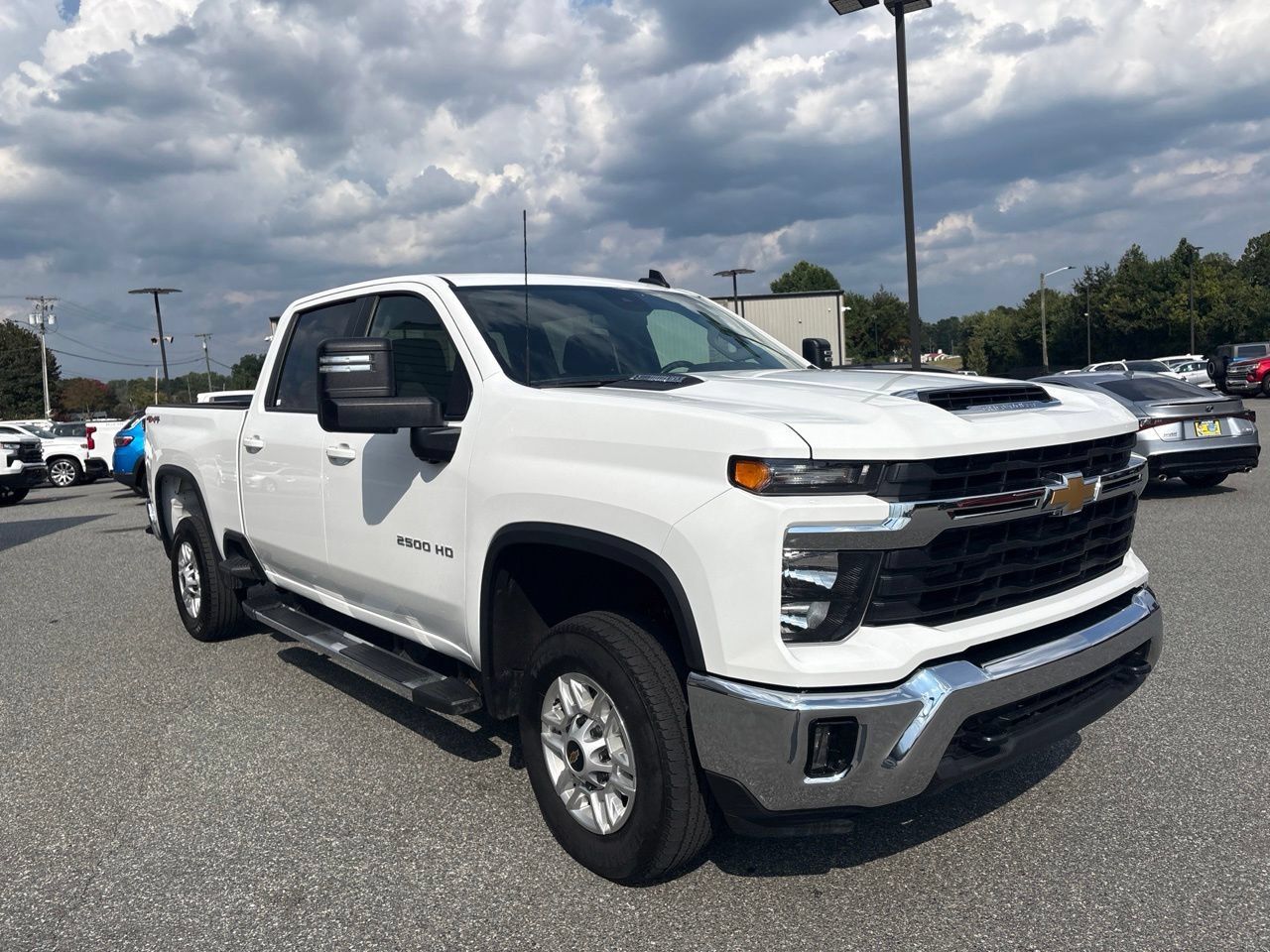 Used 2025 Chevrolet Silverado 2500 LT w/ Convenience Package AWD/4WD image 8