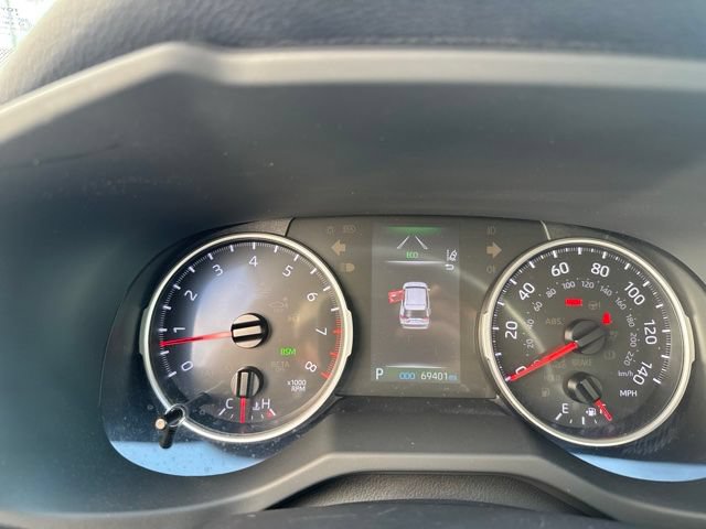 Used 2020 Toyota RAV4 XLE Premium FWD image 15