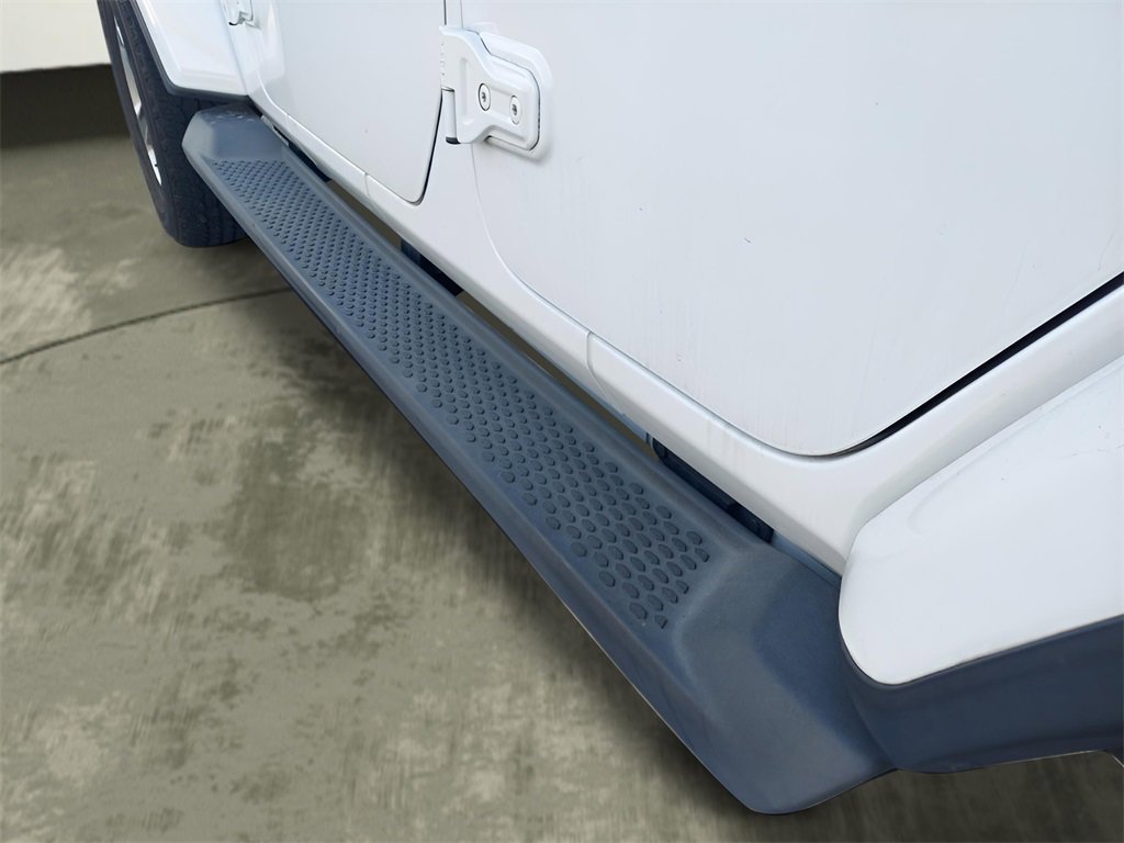 Used 2018 Jeep Wrangler Unlimited Sahara image 15