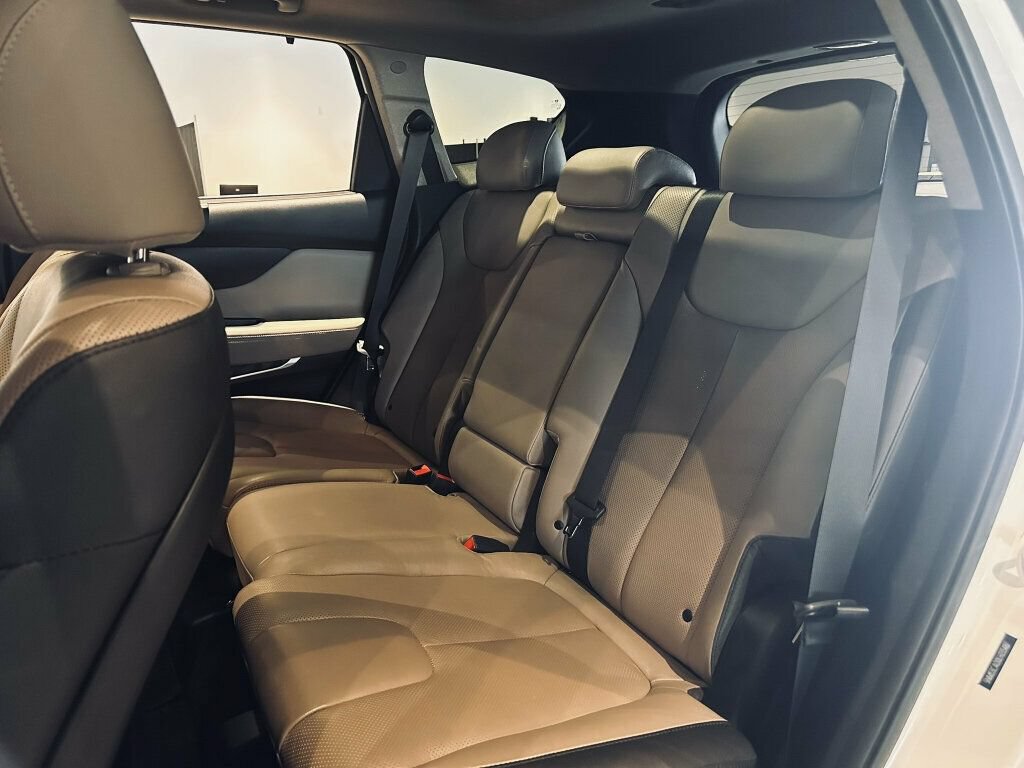 Used 2020 Hyundai Santa Fe SEL w/ Convenience + Premium Package AWD/4WD image 19