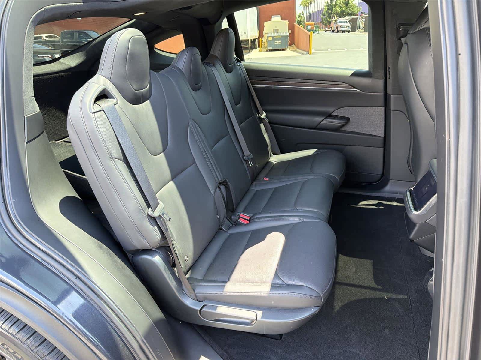 Used 2024 Tesla Model X AWD/4WD image 14