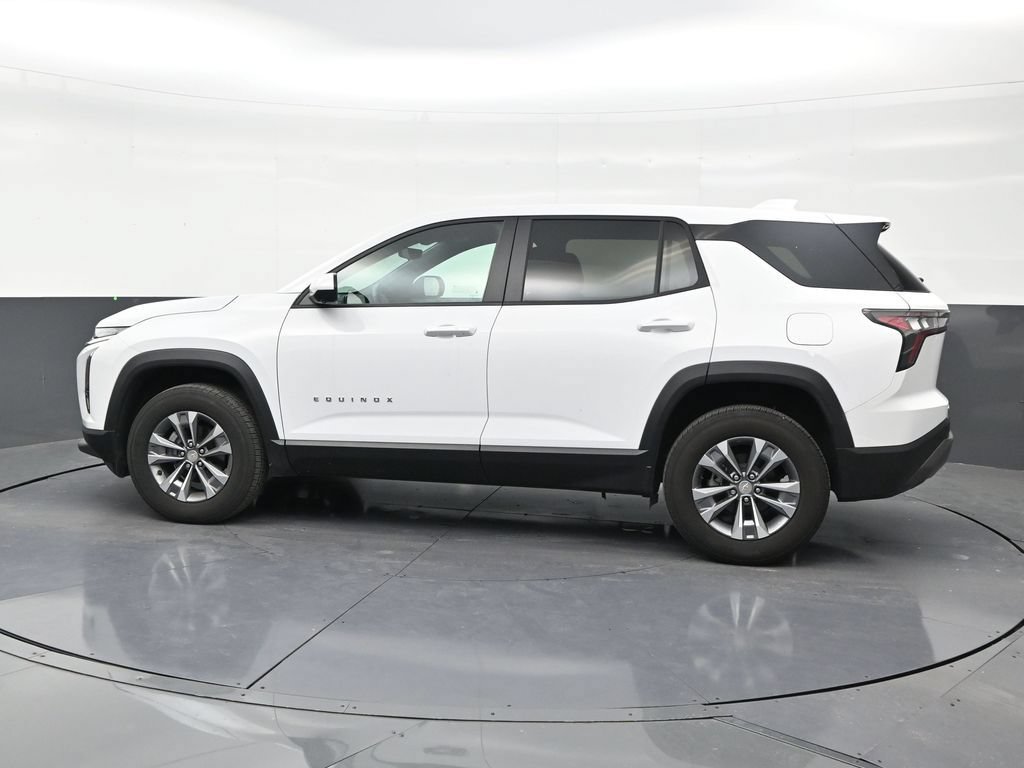 Used 2025 Chevrolet Equinox LT w/ Safety and Technology Package FWD image 2