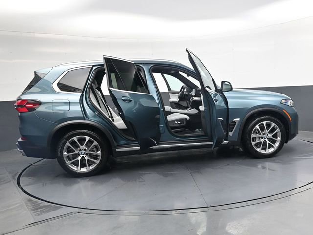 Used 2025 BMW X5 xDrive40i AWD/4WD image 41