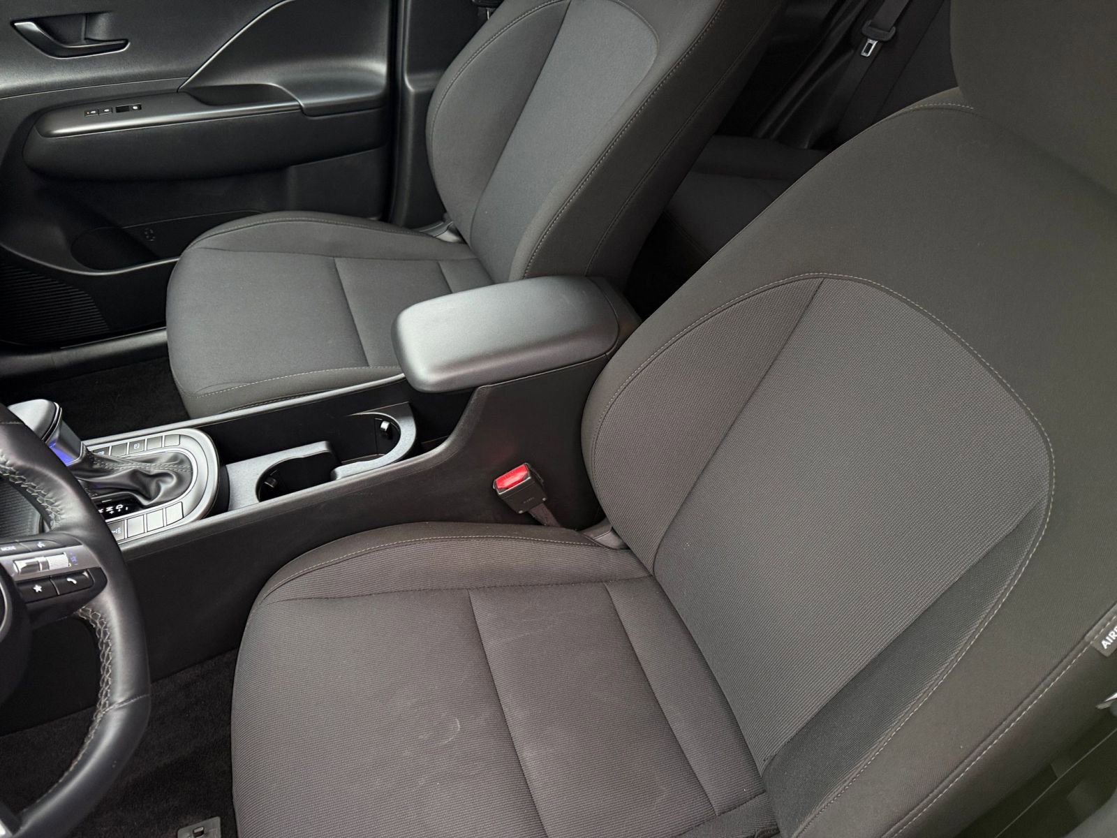 Used 2025 Hyundai Kona SEL image 36