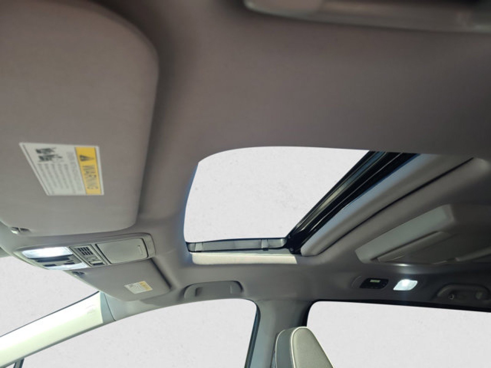Used 2023 Honda Odyssey Elite image 13