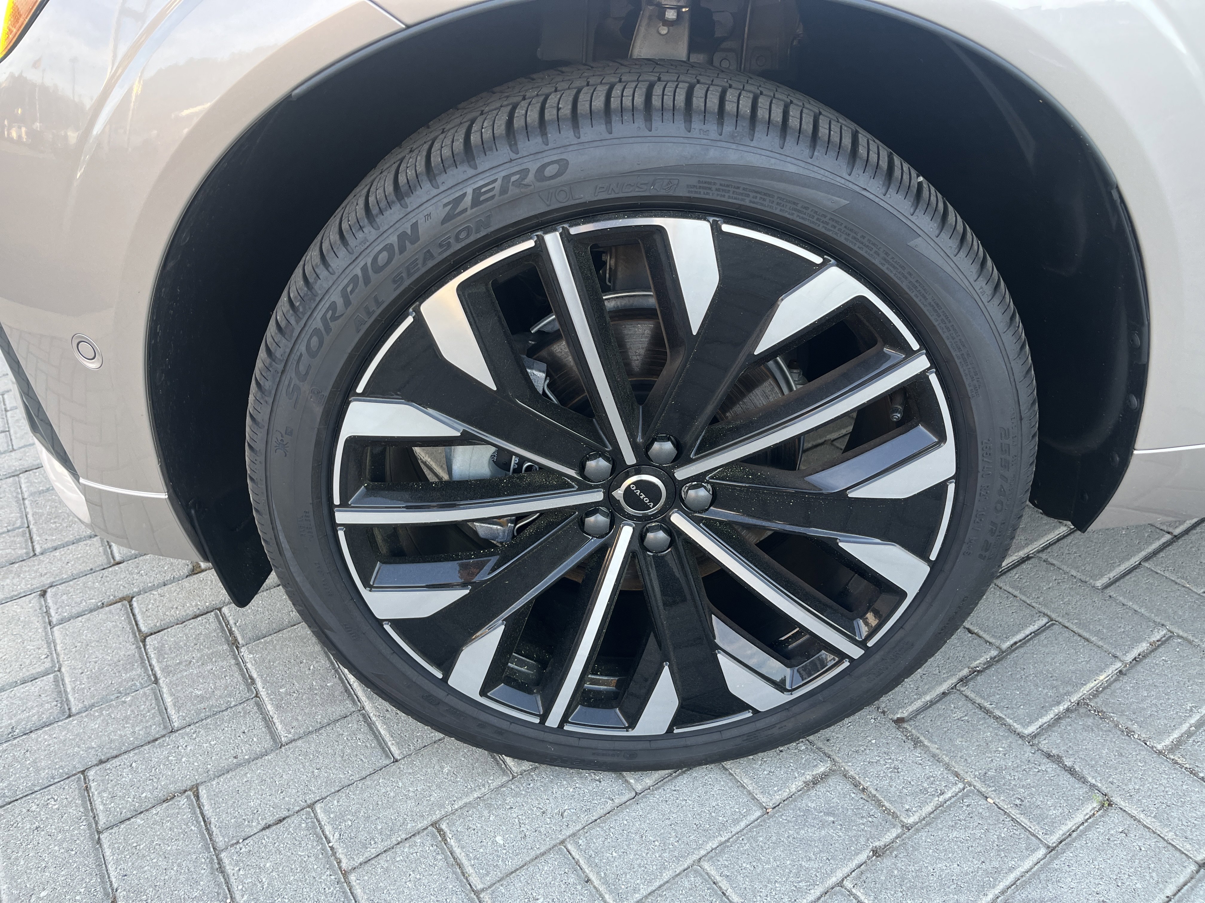 New 2026 Volvo XC60 B5 Ultra w/ Protection Package Premier image 23