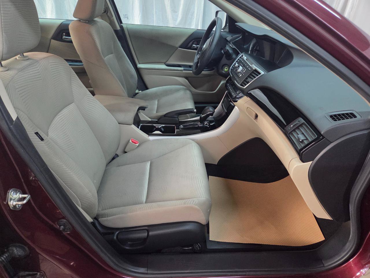 Used 2016 Honda Accord LX image 13