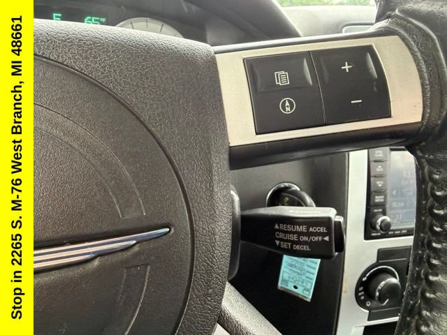 Used 2010 Chrysler 300 C RWD image 28