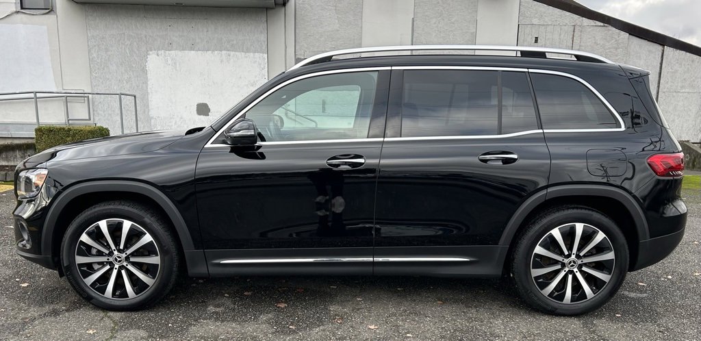 Used 2023 Mercedes-Benz GLB 250 4MATIC w/ Premium Package image 8