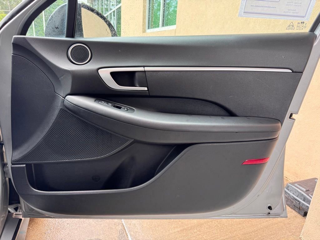 Used 2023 Hyundai Sonata SE w/ Cargo Package FWD image 18