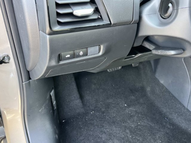 New 2026 Nissan Sentra SV w/ SV Convenience Package FWD image 24